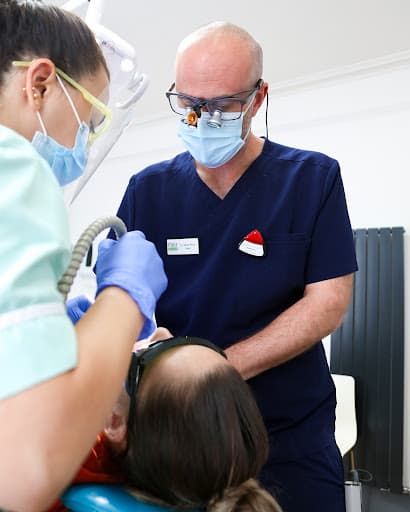 Mint Dental Centre logo